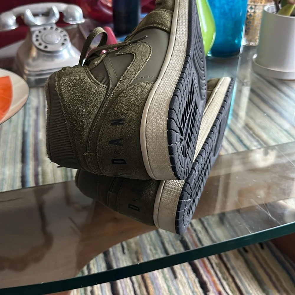 Jordan 1 Mid Olive Canvas high top sneakers
